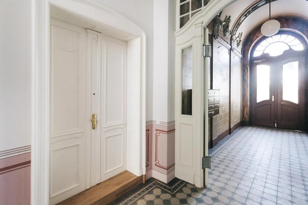 Tip! Modernes 90 Qm City-Apartment Mit Stil & Komfort In Toplage Dresden